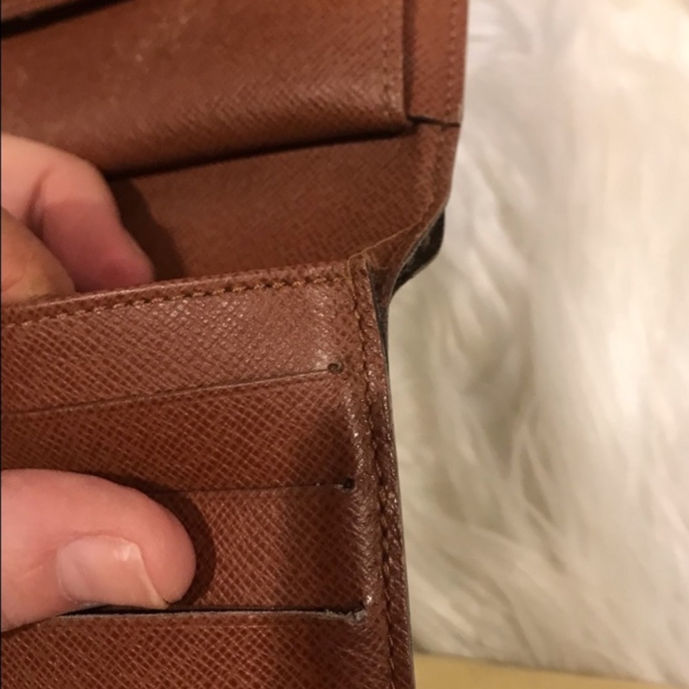 LV Wallet - Picture 4 of 5